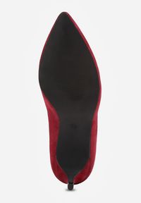 Renee - Bordowe Czółenka na Szpilce w Klasycznym Stylu Savora. Okazja: na spotkanie biznesowe. Nosek buta: szpiczasty. Kolor: czerwony. Obcas: na szpilce. Styl: klasyczny. Wysokość obcasa: średni #6