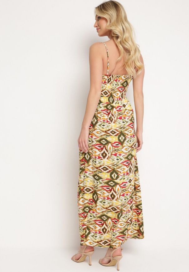 Born2be - Żółto-Zielona Sukienka z Wiskozy na Cienkich Regulowanych Ramiączkach z Gumką w Pasie Bellamoon. Okazja: na spacer, na co dzień. Typ kołnierza: dekolt w kształcie V. Kolor: żółty. Materiał: wiskoza. Długość rękawa: na ramiączkach. Typ sukienki: rozkloszowane. Styl: casual, elegancki