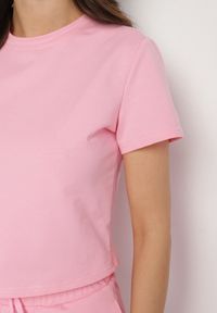 Born2be - Różowy T-shirt z Bawełny o Krótkim Kroju Galarina. Okazja: na co dzień. Kolor: różowy. Materiał: bawełna. Długość: krótkie. Styl: klasyczny, elegancki, casual