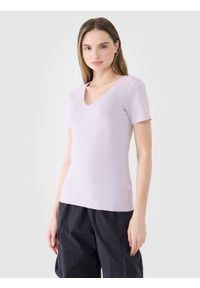 4f - 4F T-shirt slim gładki damski - fioletowy S. Okazja: na co dzień. Typ kołnierza: dekolt w serek. Kolor: fioletowy. Materiał: dzianina, bawełna, jersey, materiał, skóra, elastan. Długość rękawa: krótki rękaw. Długość: krótkie. Wzór: gładki. Styl: klasyczny, sportowy, casual