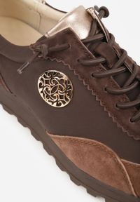 Renee - Brązowe Sneakersy ze Skórzaną Wkładką Ozdobione Metaliczną Aplikacją Tidina. Zapięcie: sznurówki. Kolor: brązowy. Materiał: skóra. Wzór: aplikacja. Sezon: wiosna #2