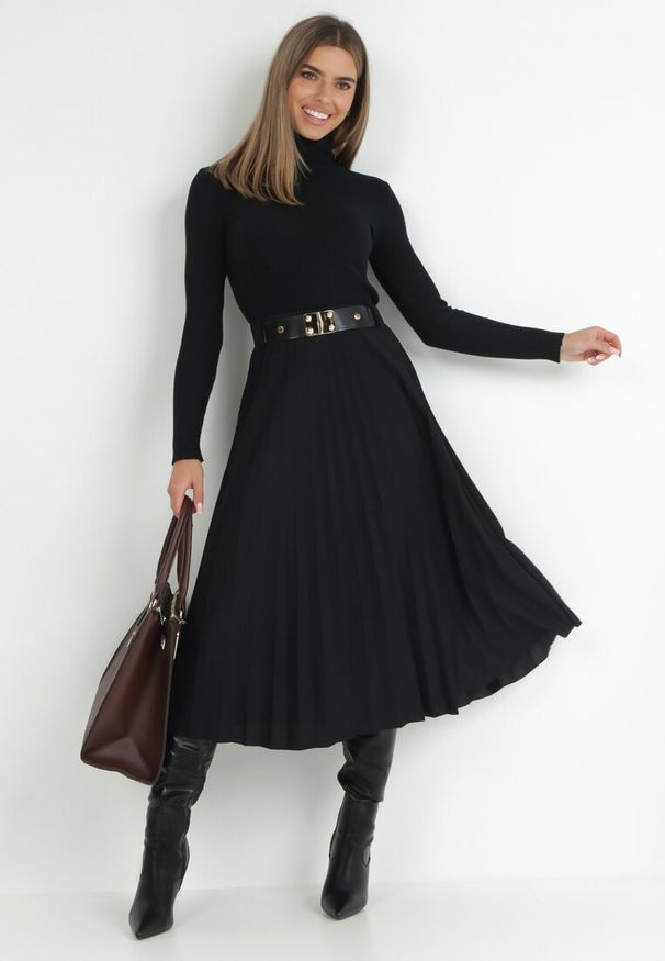 Born2be - Czarna Spódnica Plisowana z Paskiem Onie. Okazja: na co dzień. Kolor: czarny. Materiał: dzianina. Styl: elegancki, casual
