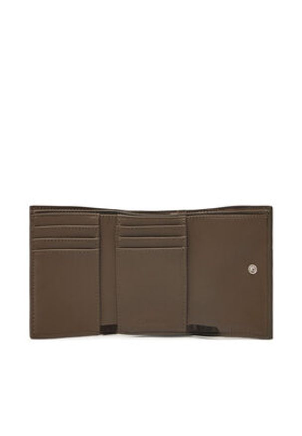 Calvin Klein Portfel damski Ck Woven Small Trifold K60K612953 Khaki. Kolor: brązowy. Materiał: skóra