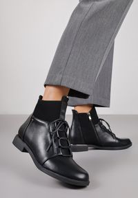 Born2be - Czarne Sznurowane Botki Vices z Elastycznymi Wstawkami Ganddie. Okazja: na randkę, na co dzień. Kolor: czarny. Materiał: jeans. Obcas: na obcasie. Styl: klasyczny, casual. Wysokość obcasa: niski
