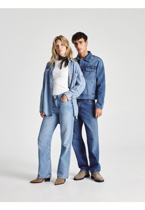 Reserved - Jeansy straight fit - niebieski. Kolor: niebieski