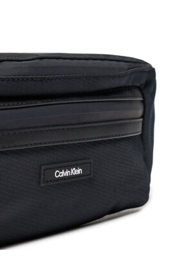 Calvin Klein Saszetka nerka Essential K50K512229 Czarny. Kolor: czarny. Materiał: materiał