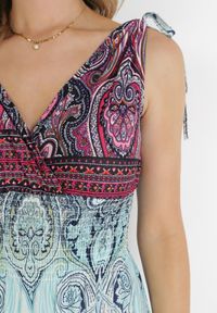 Born2be - Bordowo-Niebieska Rozkloszowana Sukienka Maxi z Cienkimi Gumkami w Pasie i Kopertowym Dekoltem Clothilda. Typ kołnierza: dekolt kopertowy. Kolor: niebieski. Sezon: wiosna, lato. Typ sukienki: kopertowe. Długość: maxi #3