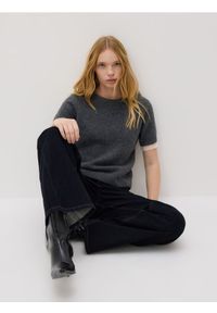 Reserved - Sweter z krótkim rękawem - szary. Kolor: szary. Materiał: dzianina, wełna. Długość rękawa: krótki rękaw. Długość: krótkie