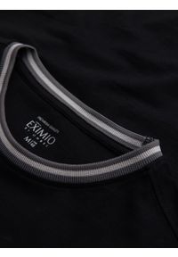 Ombre Clothing - Bawełniany longsleeve męski z dekoltem U w paski i haftem – czarny V4 - Rozmiar: XL. Kolor: czarny. Materiał: bawełna. Długość rękawa: długi rękaw. Wzór: haft, paski. Styl: sportowy #8