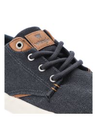Granatowe Trampki Wrangler Stylowe Obuwie Męskie. Okazja: na co dzień. Zapięcie: sznurówki. Kolor: niebieski. Materiał: denim, skóra, materiał, guma. Szerokość cholewki: normalna. Styl: elegancki #7