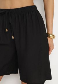 Born2be - Czarne Szorty Ozdobione Sznurkiem Lunareina. Okazja: na co dzień. Kolor: czarny. Wzór: aplikacja. Sezon: lato. Styl: casual #6