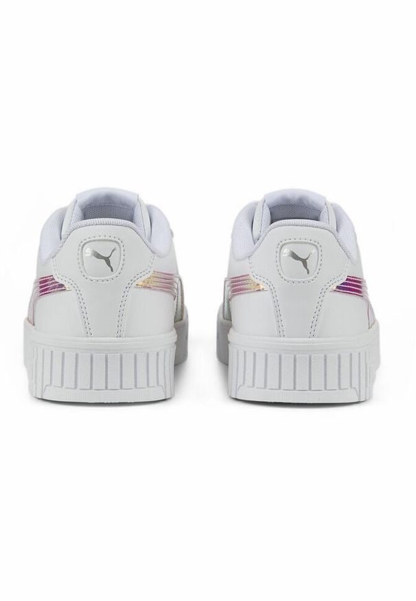 Buty do chodzenia damskie Puma Carina 2.0. Zapięcie: sznurówki. Kolor: biały, wielokolorowy, szary. Materiał: guma, materiał. Szerokość cholewki: normalna. Sport: turystyka piesza
