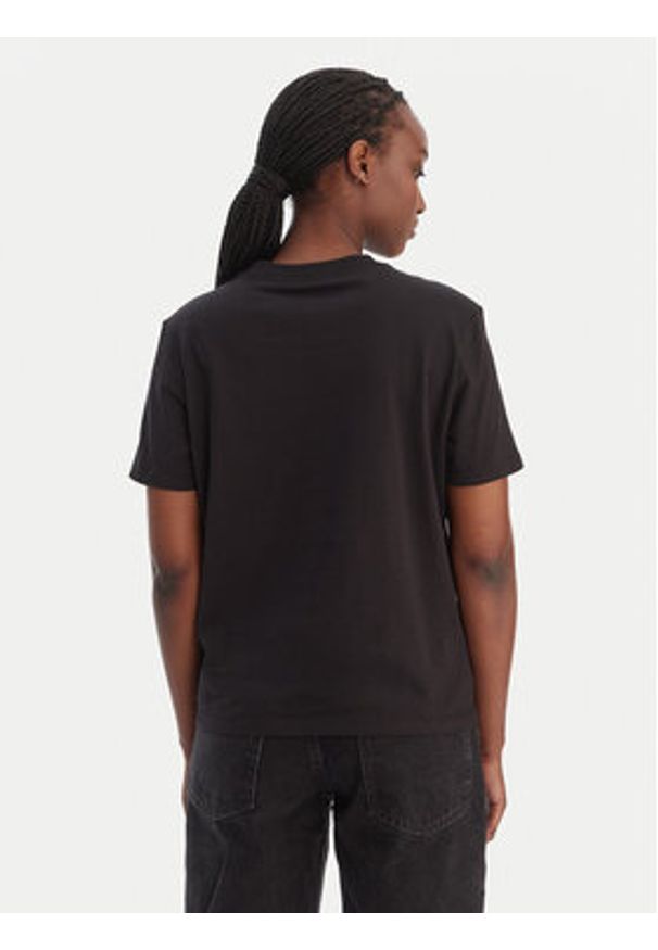 Calvin Klein Jeans T-Shirt LV047E809G Czarny Classic Fit. Kolor: czarny. Materiał: bawełna