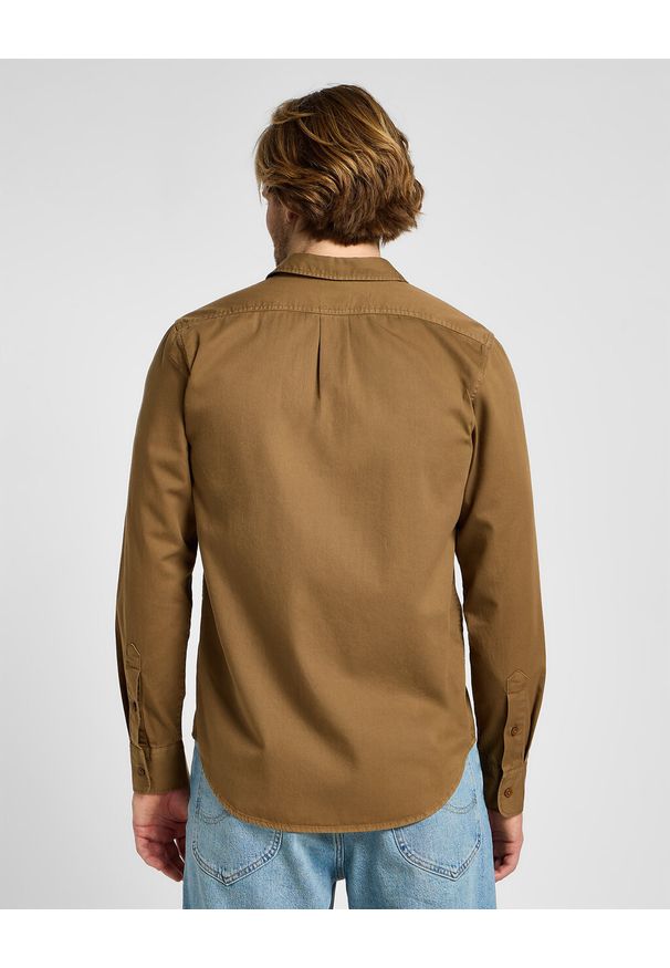 Lee - LEE MĘSKA KOSZULA PATCH SHIRT BUFFALO 112355740 LL37008538. Okazja: na co dzień. Materiał: bawełna. Długość rękawa: długi rękaw. Długość: długie. Styl: casual, klasyczny