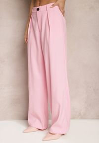 Renee - Różowe Garniturowe Spodnie z Szerokimi Nogawkami i Wysokim Stanem Herdda. Stan: podwyższony. Kolor: różowy. Materiał: materiał. Wzór: gładki