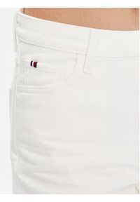 TOMMY HILFIGER - Tommy Hilfiger Szorty jeansowe WW0WW40211 Biały Regular Fit. Kolor: biały. Materiał: bawełna