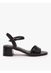 Ryłko - Czarne sandały na obcasie. Nosek buta: okrągły. Zapięcie: sprzączka. Kolor: czarny. Materiał: skóra. Obcas: na obcasie. Styl: street, klasyczny, elegancki. Wysokość obcasa: średni #1