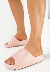 Born2be - Różowe Piankowe Klapki na Podeszwie z Wycięciami Ferietta. Okazja: na co dzień. Kolor: różowy. Sezon: lato. Styl: casual #7