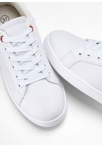 Sneakersy bonprix biało-czerwony. Kolor: biały #7
