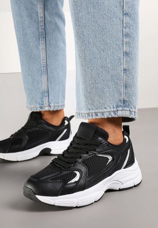Born2be - Czarne Sneakersy z Siateczką na Piankowej Podeszwie Vallexia. Okazja: na co dzień. Nosek buta: okrągły. Kolor: czarny. Materiał: jeans