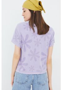 Levi's® - Levi's t-shirt bawełniany kolor fioletowy. Okazja: na spotkanie biznesowe. Kolor: fioletowy. Materiał: bawełna. Długość rękawa: krótki rękaw. Długość: krótkie. Styl: biznesowy #2