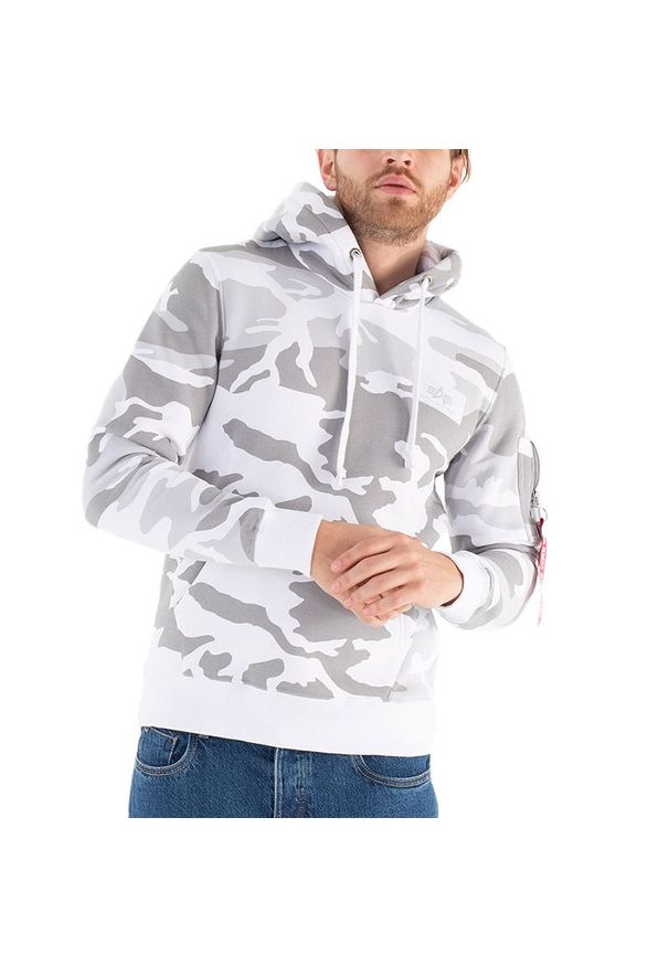 Bluza Alpha Industries Back Print Hoody Camo Print 178318C385 - multikolor. Kolor: wielokolorowy. Materiał: bawełna, poliester. Wzór: nadruk. Styl: klasyczny, sportowy