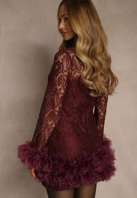 Renee - Bordowa Dopasowana Koronkowa Sukienka Koktajlowa z Tiulowymi Aplikacjami Kretalia. Okazja: na imprezę. Kolor: czerwony. Materiał: tiul, koronka. Długość rękawa: na ramiączkach. Wzór: aplikacja. Typ sukienki: dopasowane. Styl: wizytowy #4