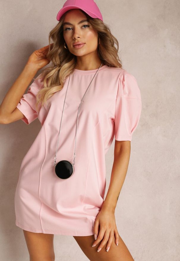 Renee - Różowa Pudełkowa Sukienka Mini z Saszetką Dalana. Okazja: na co dzień. Kolor: różowy. Materiał: wiskoza, materiał, jeans. Długość rękawa: krótki rękaw. Sezon: wiosna, lato. Styl: elegancki, casual. Długość: mini