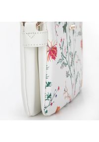 Wittchen - Damska listonoszka z ekoskóry w kwiaty. Kolor: biały. Wzór: kwiaty. Sezon: wiosna. Dodatki: z haftem. Materiał: skórzane. Styl: casual #6
