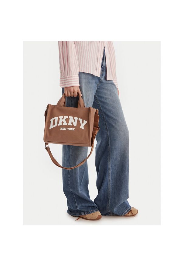 Torebka DKNY. Kolor: brązowy