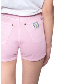 Wrangler - DAMSKIE SZORTY WRANGLER SHORT W22DW1P10. Kolor: różowy