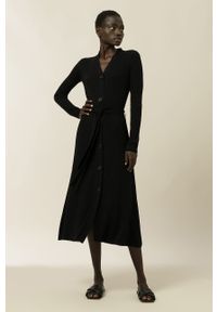 IVY & OAK - Ivy & Oak Sukienka kolor czarny midi prosta. Okazja: na co dzień. Kolor: czarny. Materiał: wełna, materiał. Długość rękawa: długi rękaw. Typ sukienki: proste. Styl: casual. Długość: midi #1