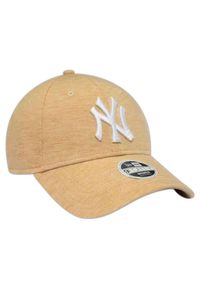 Czapka z daszkiem damska New Era Jersey 9Forty New York Yankees. Kolor: beżowy, pomarańczowy, wielokolorowy. Materiał: jersey