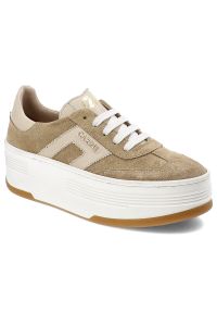 Beżowe Sneakersy Carinii Modne Obuwie Damskie Na Platformie. Okazja: na spacer, na co dzień. Kolor: beżowy. Materiał: zamsz. Obcas: na platformie. Styl: elegancki, casual #1