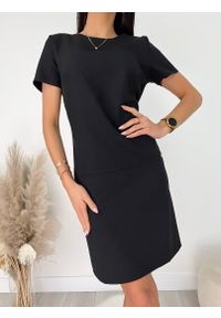 ModnaKiecka.pl - Czarna Klasyczna Sukienka 7850-318-H. Okazja: do pracy, na randkę, na co dzień. Kolor: czarny. Materiał: len, bawełna. Długość rękawa: krótki rękaw. Wzór: jednolity. Sezon: lato, wiosna. Typ sukienki: proste. Styl: klasyczny #1