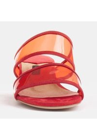 Marco Shoes Klapki damskie z półprzeźroczystymi paskami czerwone. Kolor: czerwony #7