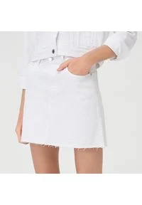 Sinsay - Spódnica jeansowa mini - Biały. Kolor: biały. Materiał: jeans #1