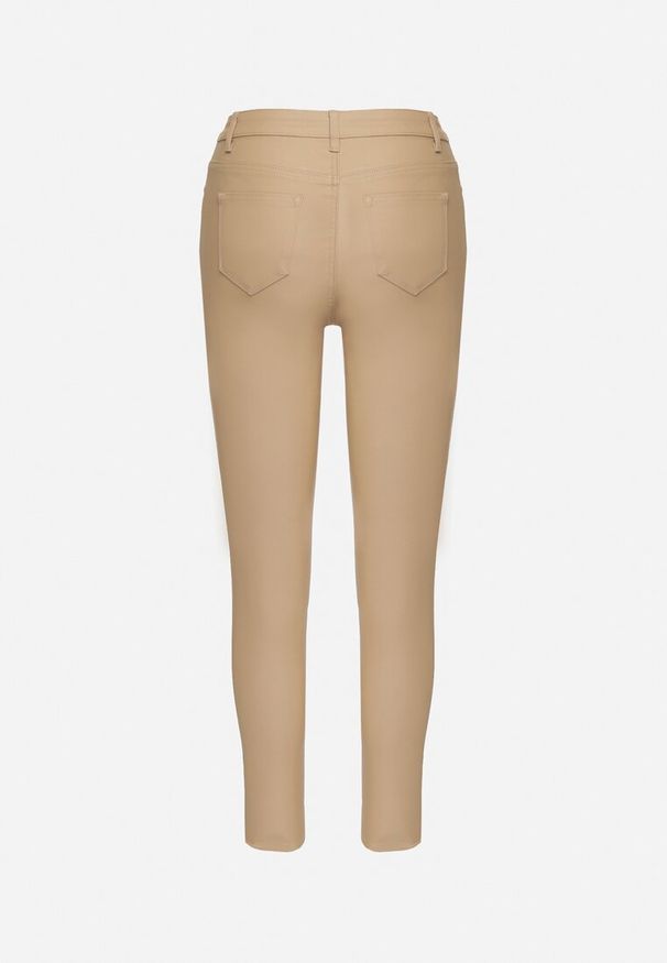 Born2be - Ciemnobeżowe Modelujące Spodnie Skinny z Imitacji Skóry Natividade. Okazja: na co dzień. Kolor: beżowy. Materiał: skóra. Wzór: aplikacja. Styl: wizytowy, elegancki, casual