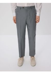 Reserved - Spodnie garniturowe z lnem - jasny zielony. Kolor: zielony. Materiał: len #1