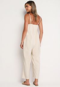Born2be - Beżowy Bawełniany Kombinezon na Cienkich Ramiączkach Noela. Kolor: beżowy. Materiał: bawełna. Długość rękawa: na ramiączkach. Długość: długie #4