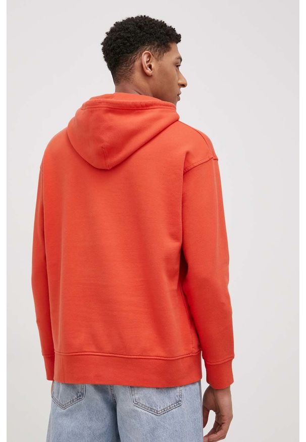 Levi's® - Levi's Bluza bawełniana męska kolor pomarańczowy z kapturem gładka. Okazja: na spotkanie biznesowe. Typ kołnierza: kaptur. Kolor: pomarańczowy. Materiał: bawełna. Wzór: gładki. Styl: biznesowy