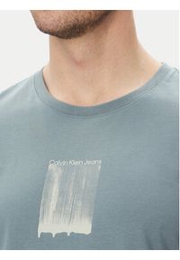 Calvin Klein Jeans T-Shirt Brush Stroke J30J327522 Niebieski Regular Fit. Kolor: niebieski. Materiał: bawełna