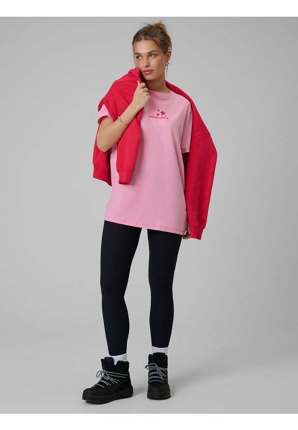 4f - 4F T-shirt oversize z nadrukiem damski - różowy L. Okazja: na co dzień. Kolor: różowy. Materiał: dzianina. Wzór: nadruk. Styl: casual