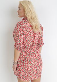 Born2be - Czerwona Koszulowa Sukienka Mini w Kwiaty z Materiałowym Paskiem i Podpinanymi Rękawami Isamone. Kolekcja: plus size. Kolor: czerwony. Materiał: materiał. Wzór: kwiaty. Sezon: wiosna, lato. Typ sukienki: koszulowe. Długość: mini #3