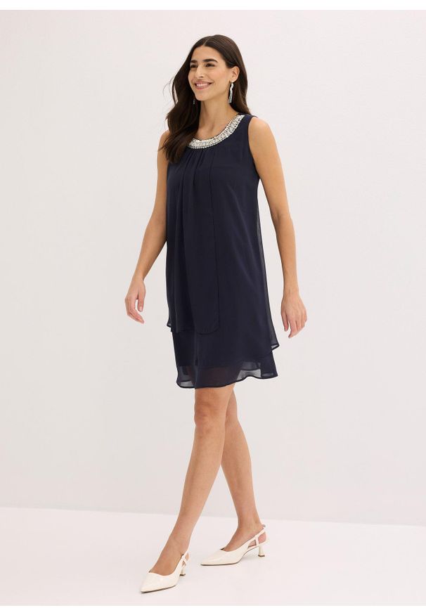 bonprix - Sukienka szyfonowa z aplikacją ze sztrasem. Kolor: niebieski. Materiał: szyfon. Wzór: aplikacja. Styl: elegancki
