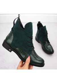 POTOCKI - Botki damskie na płaskim obcasie kroko ocieplane zielone Potocki SZ12080. Kolor: zielony. Materiał: skóra ekologiczna. Szerokość cholewki: normalna. Obcas: na obcasie. Styl: klasyczny, elegancki. Wysokość obcasa: niski #8
