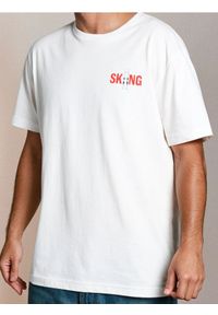 Sinsay - Bawełniana koszulka z nadrukiem na plecach - kremowy. Kolor: kremowy. Materiał: bawełna. Wzór: nadruk #1