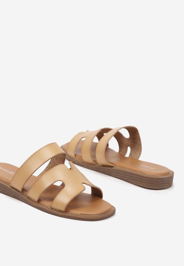 Renee - Beżowe Wsuwane Klapki z Wycięciami Olialin. Okazja: na co dzień. Nosek buta: otwarty. Kolor: beżowy. Sezon: lato. Obcas: na obcasie. Styl: elegancki, casual. Wysokość obcasa: niski