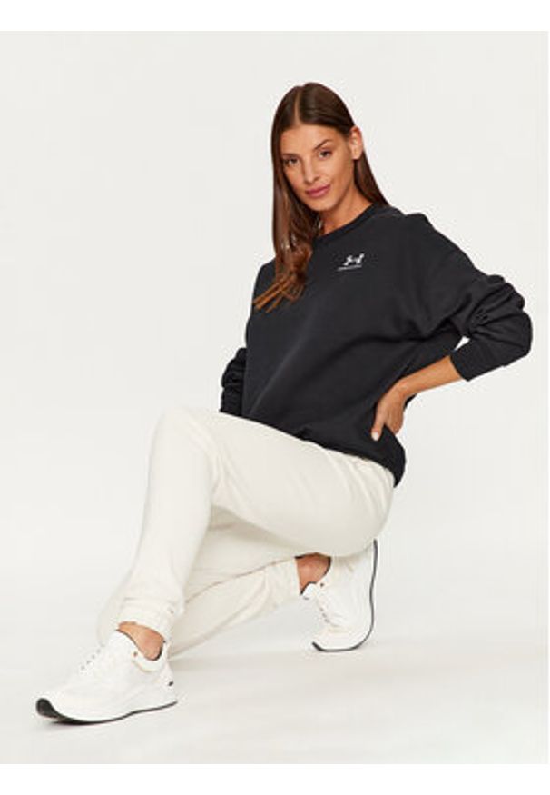 Under Armour Bluza Essential Flc Os Crew 1379475 Czarny Loose Fit. Kolor: czarny. Materiał: bawełna