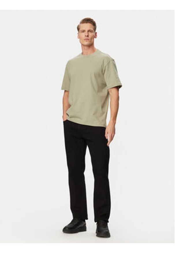 Hugo - HUGO T-Shirt Dapolino 50488330 Zielony jasny Regular Fit. Kolor: zielony. Materiał: bawełna